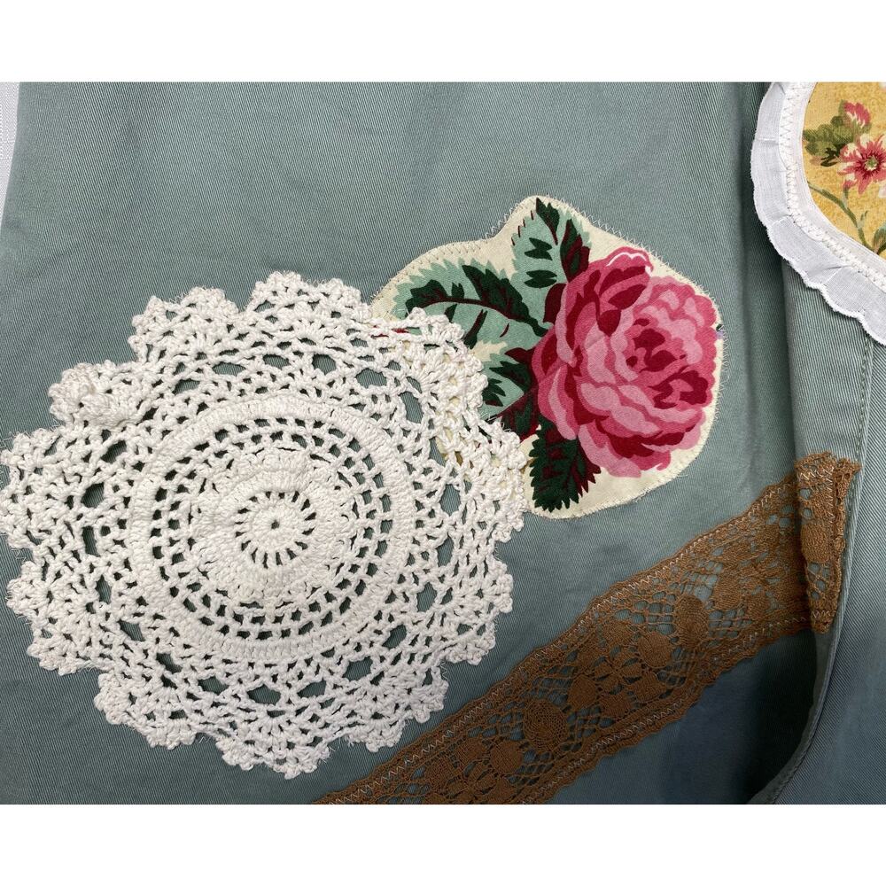 Upcycled Repurposed Boho Patched Lace Floral Shorts Size 20 - Picture 10 of 11